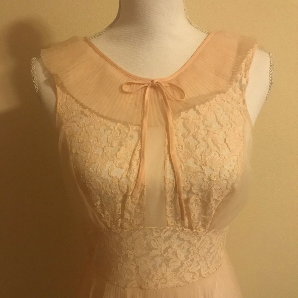 True Vintage 1950s Blush Pink Nightgown 36 Medium